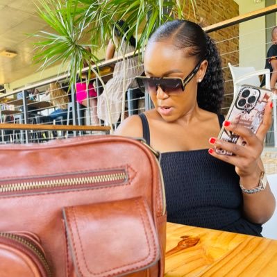 Annie_Modiba's profile picture. MoPedi. Tweets with no offence intended ❤️Lets have a conversation ✌🏾.My intrusive thoughts sometimes win 🥹PR and Collabs 📧 annierosaleen@gmail.com