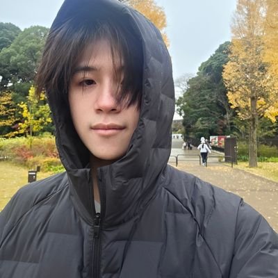 rathavit1997's profile picture. 