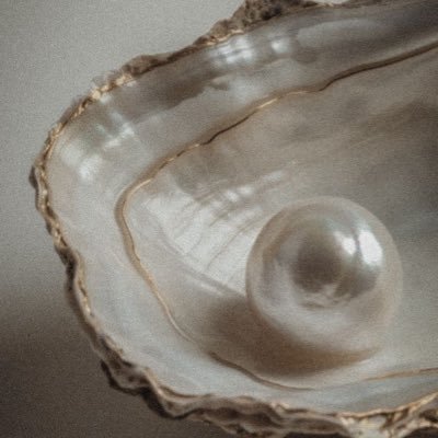 by_alexandra_'s profile picture. a modern courtesan.