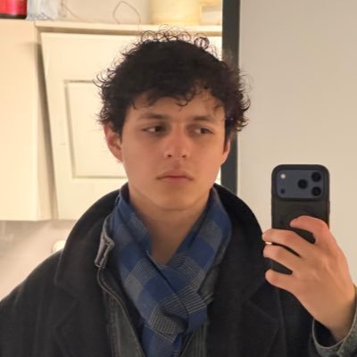 TheBatikhDude's profile picture. your usual leftist، books, cinema, theater and music همونی که هیچوقت نفهمید