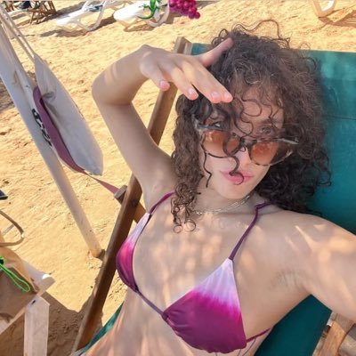 dennaoui_'s profile picture. 𝓛𝓲𝓯𝓮 𝓲𝓼 𝓫𝓮𝓽𝓽𝓮𝓻 𝔀𝓲𝓽𝓱 𝓪 𝓼𝓶𝓲𝓵𝓮 😊