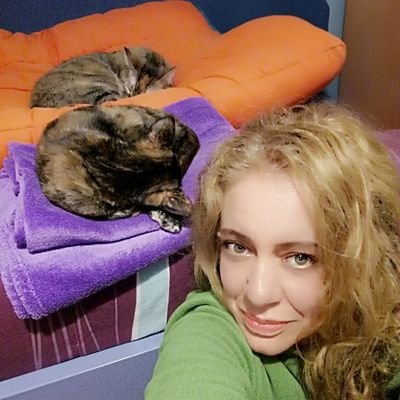 Montse__mcm__'s profile picture. De Villablino (León), en Alcalá de Henares (Madrid).

🤍🐾☁️❄️