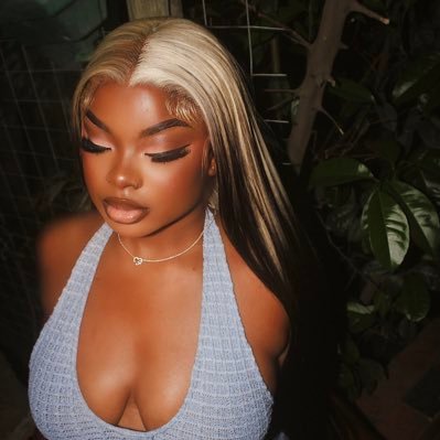 EfyaBlinks5's profile picture. 