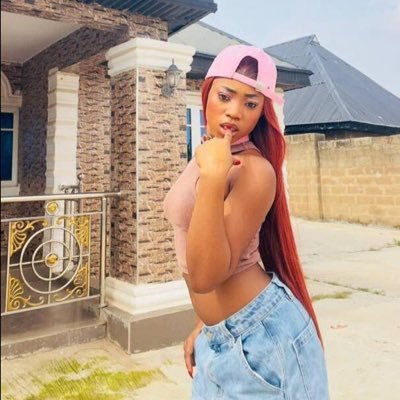 Ekele18319's profile picture. 