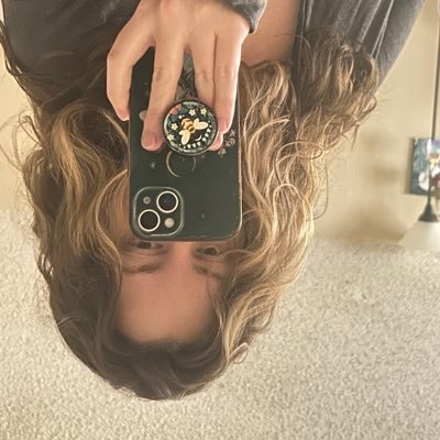 islandinmymind's profile picture. • 𝙙𝙤𝙣’𝙩 𝘿𝙈 𝙢𝙚 • virgo sun, infj moon, anxiety rising • adult or whatevs (occasionally nsfw — mdni 🔞) • https://t.co/lf47O7KW1g