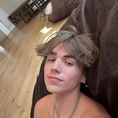 oscarsamcu56075's profile picture. 