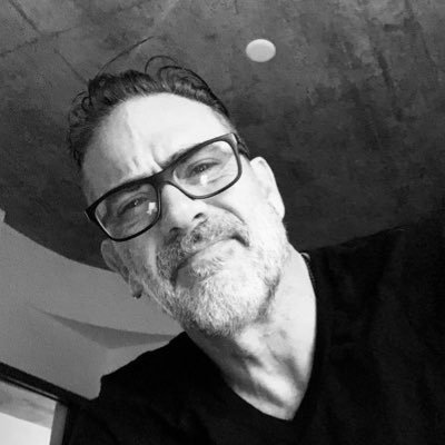 sarofho's profile picture. mentally ill, totally chill | she/her