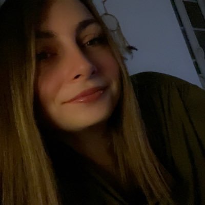 avvnm_'s profile picture. la chieuse de twitter