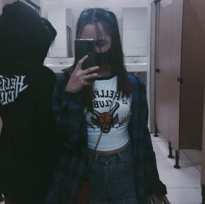 JaiLinxyz's profile picture. 🐱🐶🐾🎙️🎸🎹

https://t.co/Gn7wUu39CZ