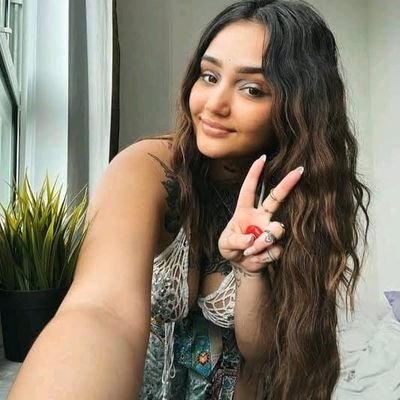 Lucyann431150's profile picture. Am new here always active