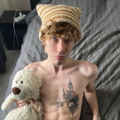 maroon9164's profile picture. my new account