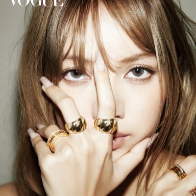 ppeuppeuprint's profile picture. buying / selling / trading account ✨ collecting Lisa ✨