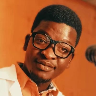 Sir_Papakes's profile picture. A lot of times I tweet stuff to rile up white knights and simps.  
Everything I post is general knowledge. It’s never about me or anyone I know.