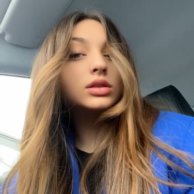 Louvaqueen's profile picture. 