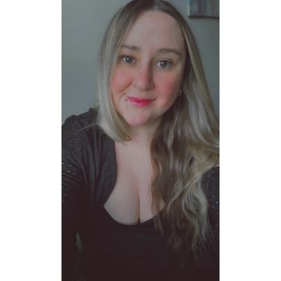 Leanne89_'s profile picture. book reader 📚 / film nerd 🎬 / boxing fan 🥊/ cat mom of 3 / AuDHD / true crime & tea addict / turn the music up till u can't feel a f*king thing 🎧