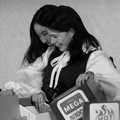 Priyanshiiii1's profile picture. :🤍) & Selena Gomez 🌙 Backup account- @girlsformeals