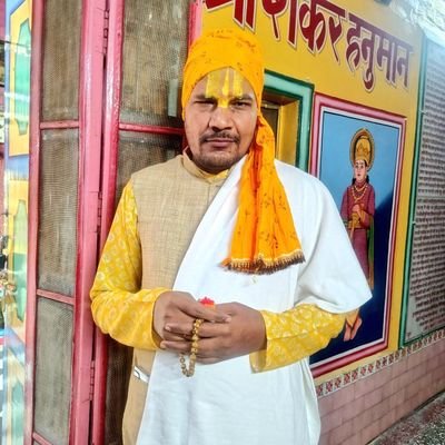 AwasthiSantosh3's profile picture. सन्तोष सृष्टि में दो प्रकार के लोग सदा से आते हैं.
कुछ शिलाखंड बन रह जाते कुछ शिलालेख बन जाते हैं.. ✍️ #संतोषकृत