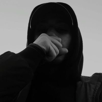 Realsiyal's profile picture. 00:00 
https://t.co/HrQIuilQKD
.
حقیقت تلخ رو به دروغ شیرین ترجیح میدم!