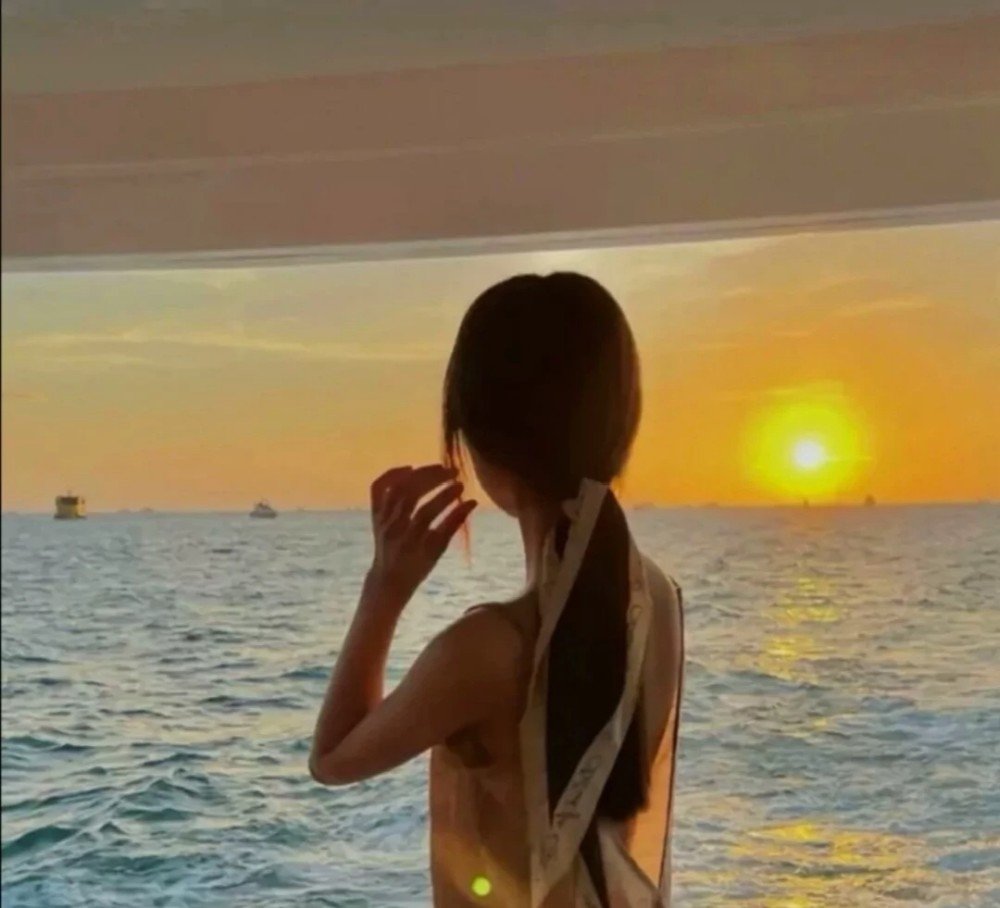 AdenaR60152's profile picture. 