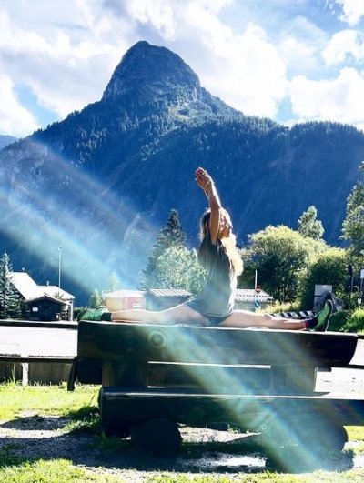 ELadakakos19270's profile picture. 