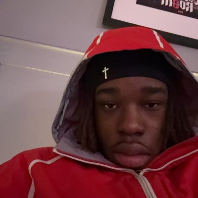 db0Ia's profile picture. designer for world-renown brands + creators. enjoyer of experiences and the arts