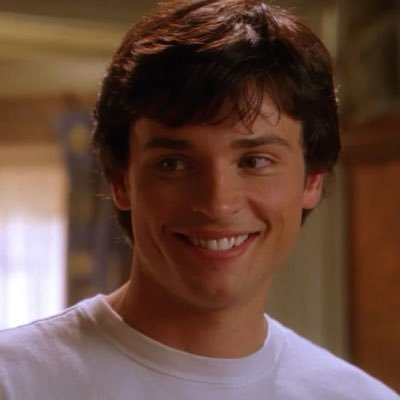 theholydemi's profile picture. 