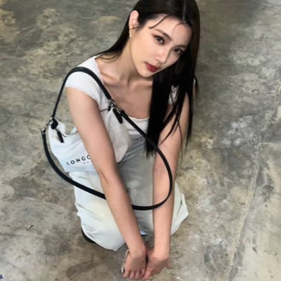 zozoetyntk's profile picture. 95’s main linglingkwong ginny jayna (alkey) reneevaronica inter multifandom gl / boy etc. | unauthorized capture or use of content is illegal. | non toxic