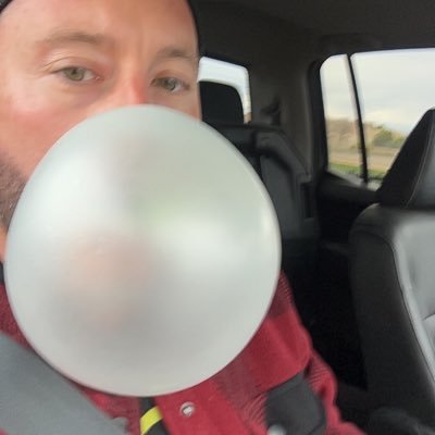 nick_e_willy's profile picture. sports, dogs, travel.