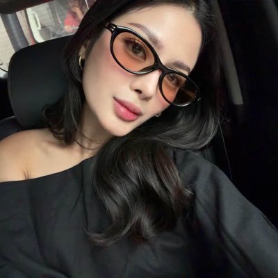 cari1981365's profile picture. God is the centre of all