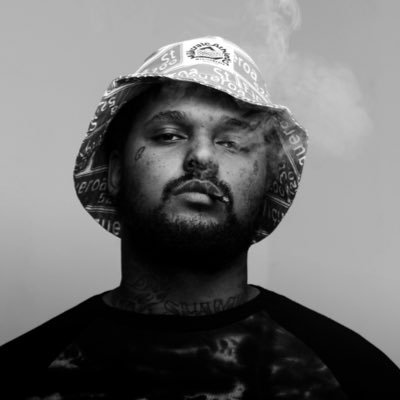 MouhaMind's profile picture. Founder ROOMGRAPHIC | ESPOIRS DE GUEDIAWAYE HEAD SOCIAL MEDIA 👨🏽‍💻📲  SNBOY 💯🇸🇳 🏠 BOY G_WAY #MAN_UNITED🔴⚫️⚪️