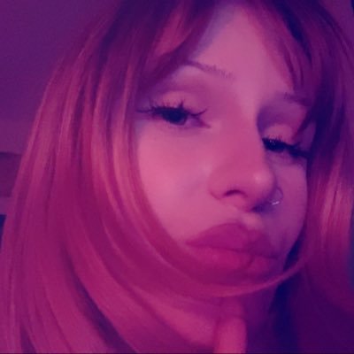 idontwanttopee's profile picture. ☆ 𝙚𝙢𝙤 𝙛𝙤𝙧 𝙣𝙤 𝙧𝙚𝙖𝙨𝙤𝙣𝙨 INTP ✺