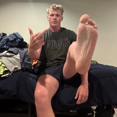 subboi57's profile picture. just a pathetic fag that’s owned by @alphacade_