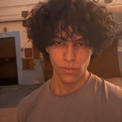 cashouut_'s profile picture. 🧖🏽2m at 17 yo. ⚡️Too fast for this world