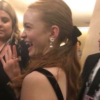 folksbooks's profile picture. — Soli Deo Gloria៹                                                                                      
📖: dates and dragons