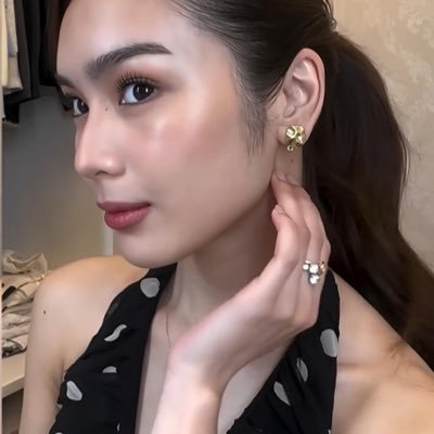 envyelora's profile picture. for the fortune’s favorite ✧