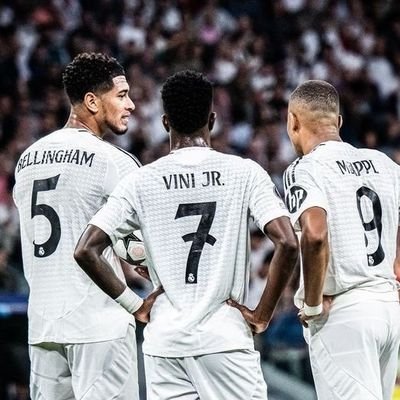 CherryXwar20425's profile picture. 