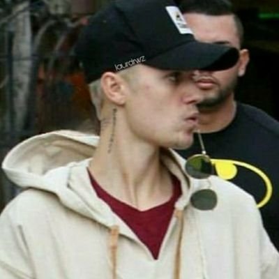 laurdrws's profile picture. #1 laurmila stan