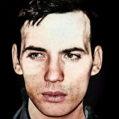 OzgurVatan1972's profile picture. «Örgütü örgüt yapan, onu kitlelere tanıtan, programlar veya yaldızlı laflar değil, devrimci eylemdir.»