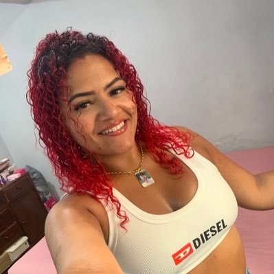 JenifferLary's profile picture. Do signo liberdade com ascendente a florescer! ✨🌹♍️