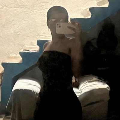 nicolemtzzz_'s profile picture. 