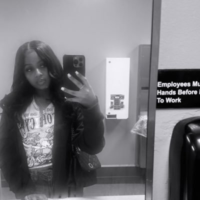 lovelynz__'s profile picture. for the girls