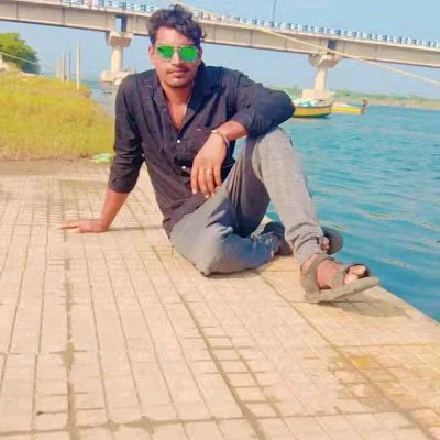 sharu42445's profile picture. 