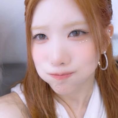loonalizando's profile picture. ୧   ˳ loona ot12 𖦹 only orbit 𖹭     ⁺ ⊹ ࣪ ˖                                  
☆    elu/delu they/them       ☆