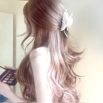 ofutfit's profile picture. 