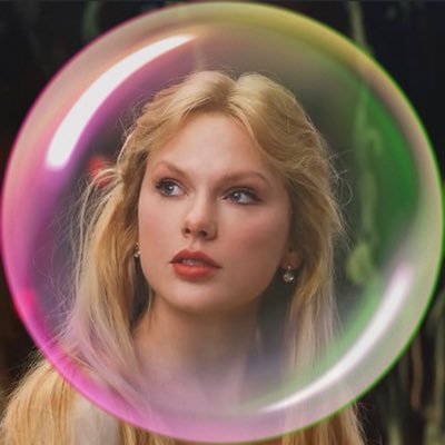 illicit8affairs's profile picture. #1 renegade defender | swiftie est 2019 💘| 1️⃣5️⃣ | married to @tayslabyr1nth @secretofalexis @foreverfolkl13 🙇‍♀️ | #chiefskingdom ❤️💛| LGR ❤️💙🏒| 💚🩷