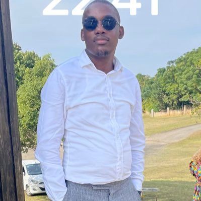 ShoziWonder's profile picture. No matter what the situation may be a lion will never eat the grass, | @KaizerChiefs faithful / Umlazi OasisChurch 🙏🏻 @Enerstshozi