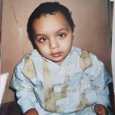 mh_l212's profile picture. Il faut trois conditions pour faire le thé : le temps, les braises et les amis.