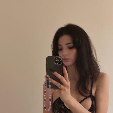 emaownsyou's profile picture. i say stuff | 2nd account | MDNI ꧁ 𓆩༺✧༻𓆪 ꧂ main: @chloroformgf