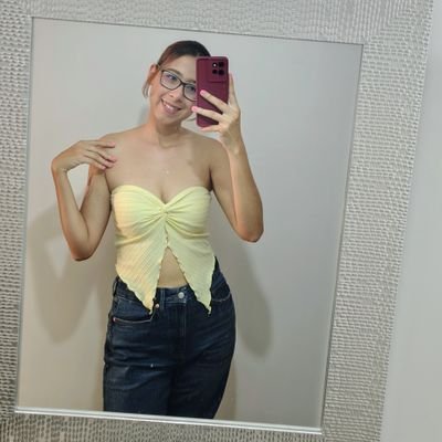 SwLizDL's profile picture. piñas always 🍍