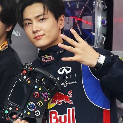 jongseomzg's profile picture. PHANTASM. He carries an air of th' cultivated refinement and quiet strength. Eloquence etched into gesture of Jay.